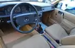 Mercedes 190 2.0 z przebiegiem 8600 km (26 950 euro).