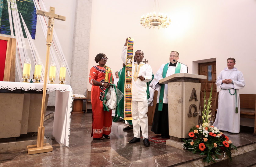 Pielgrzymi przyjechali do Karczewa. Wspólna msza święta 