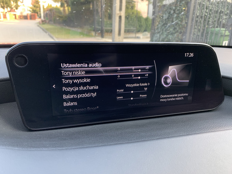 Mazda 3 z systemem MZD Connect i nagłośnieniem Bose