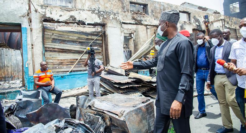 Illustrative image of Governor Seyi Makinde visiting the site of a fire incident. [Twitter/@seyiamakinde]