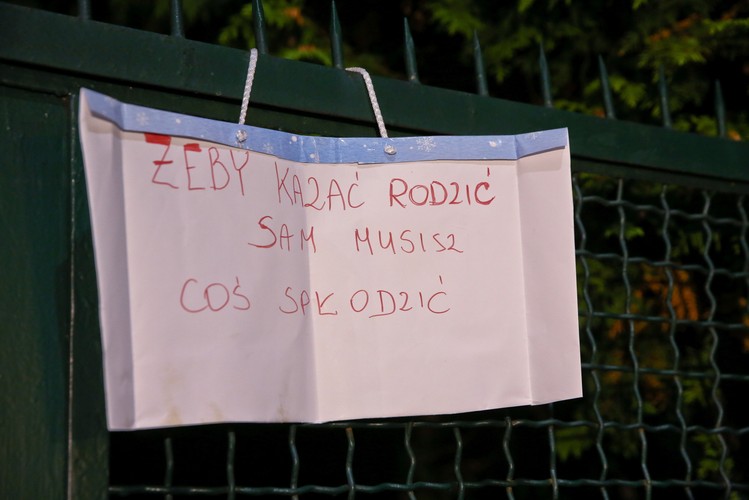 'Czarny protest' przed domem Jarosława Kaczyńskiego