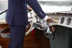 Daniel Craig w oszałamiającym pościgu łodzią motorową, czyli Bond w reklamie