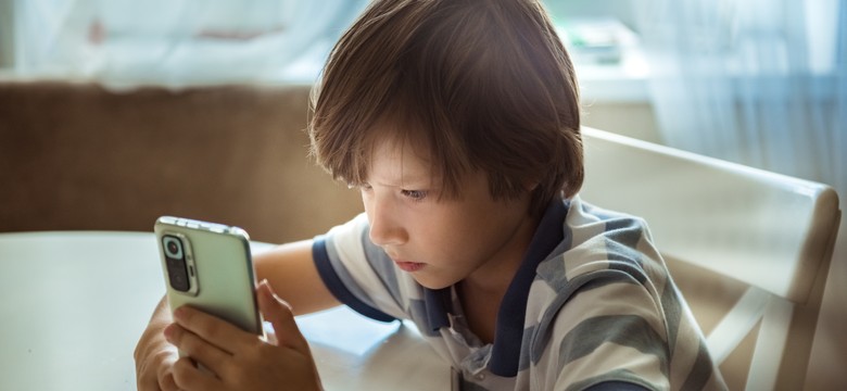 Unia odetnie dzieci od social mediów? Nowy plan Brukseli może zrewolucjonizować internet dla najmłodszych