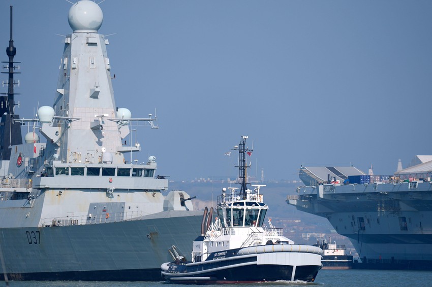 Britanski ratni brod "HMS Dankan"