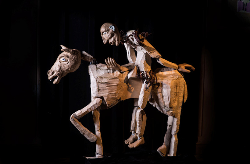 „Don Kichot" w reż. Adama Walnego na scenie Teatru Lalka, fot. Marta Ankiersztejn