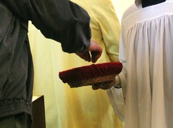 Zapłać księdzu, bo Cię wyczyta z ambony