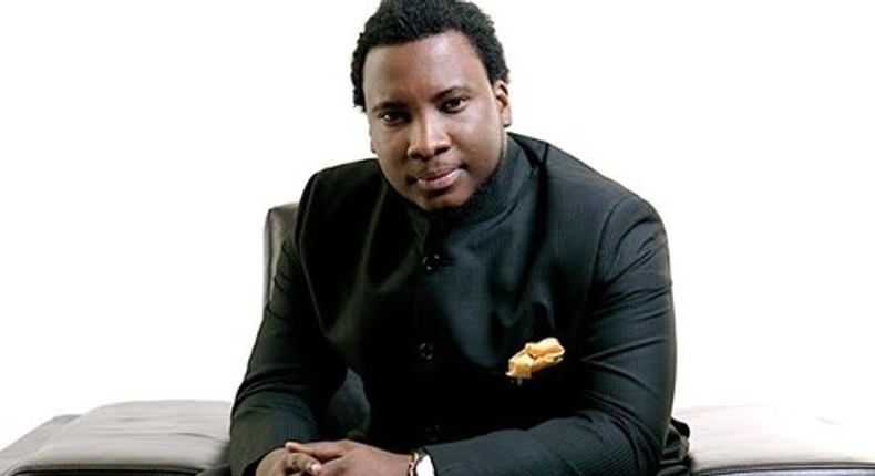 Sonnie Badu poses