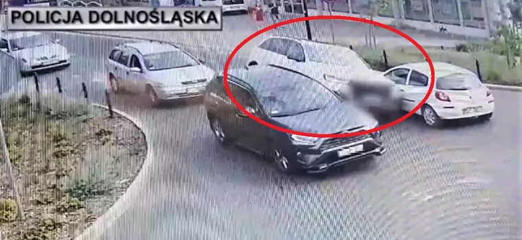 Kradzionym SUV-em Audi rozbił siedem innych samochodów [Nagranie]