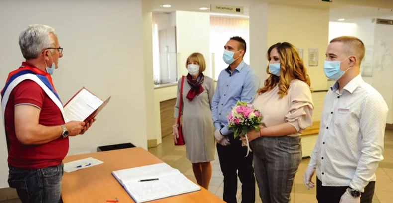 Sandra i Stefan su se venčali samo u prisustvu kumova