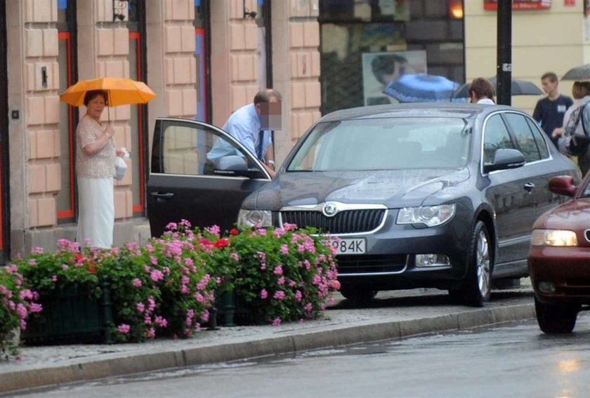 Rostowski wysłał limuzynę po parasol