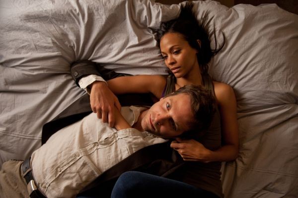 Bradley Cooper i Zoe Saldana w filmie "The Words"