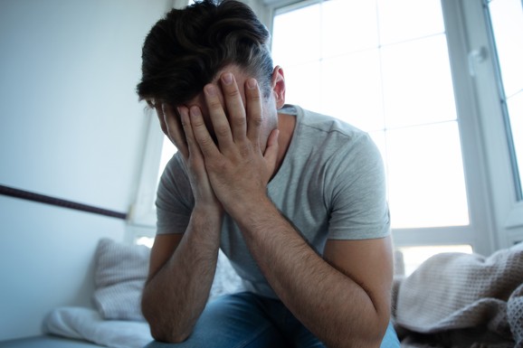 MISLIO JE DA GA ŽENA VARA, A ONDA JE OTKRIO JEZIVU ISTINU Amerika ovo pokušava da sakrije, istoričari se prave mrtvi, a u sve je upletena CIA