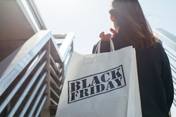 Black Friday. Ekspert: Inflacja i strach przed utratą pracy zapowiedzią rozważnych zakupów