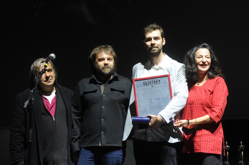 Nemanja Ćeranić sa nagradom