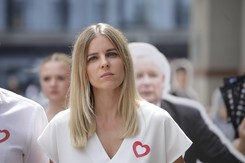 Aleksandra Gajewska przyszła do Sejmu z synem. 'Brakuje odpowiedniej infrastruktury'