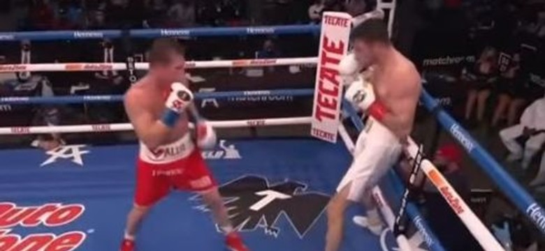 Saul Alvarez mistrzem świata WBA i WBC w wadze super średniej