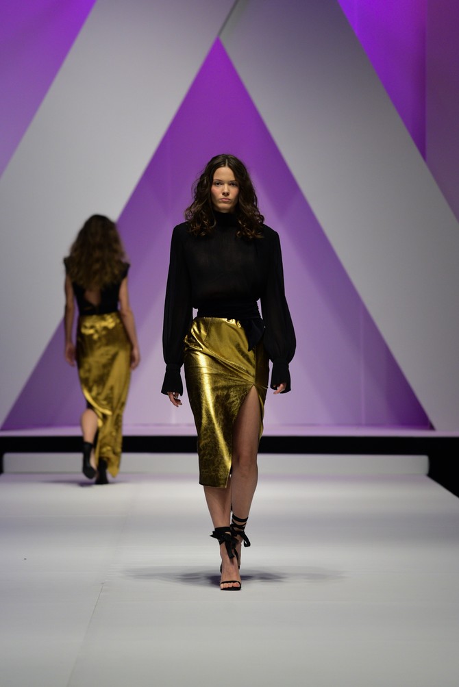 Model iz kolekcije "Niti" Igora Todorovića