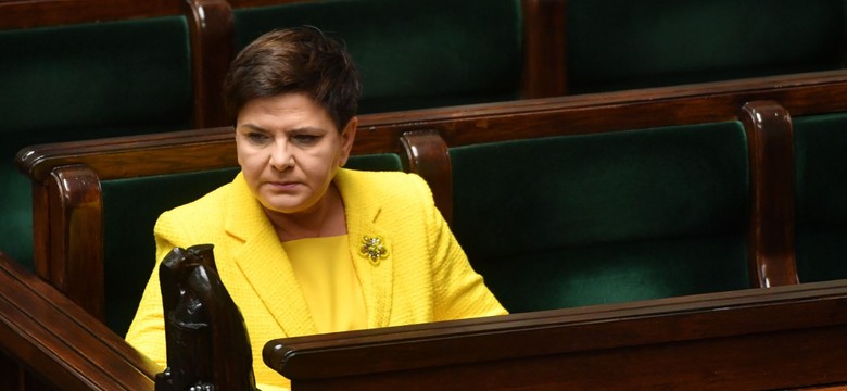 Wniosek o wotum nieufności odrzucony. Przed głosowaniem burzliwa debata. Poseł PO: Pokazujecie środkowy palec