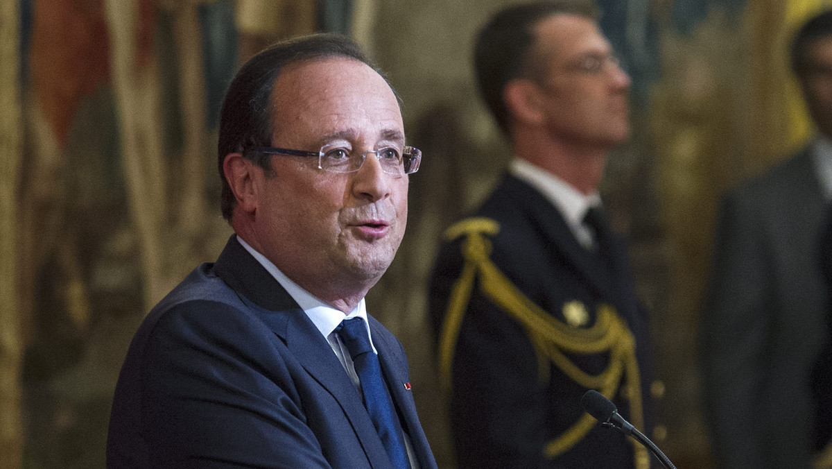 Rząd Francji zatwierdził dzisiaj przedstawiony przez prezydenta Francois Hollande'a projekt reformy system emerytalnego, ale zdaniem międzynarodowych ekspertów przyjęte rozwiązania nie idą wystarczająco daleko.