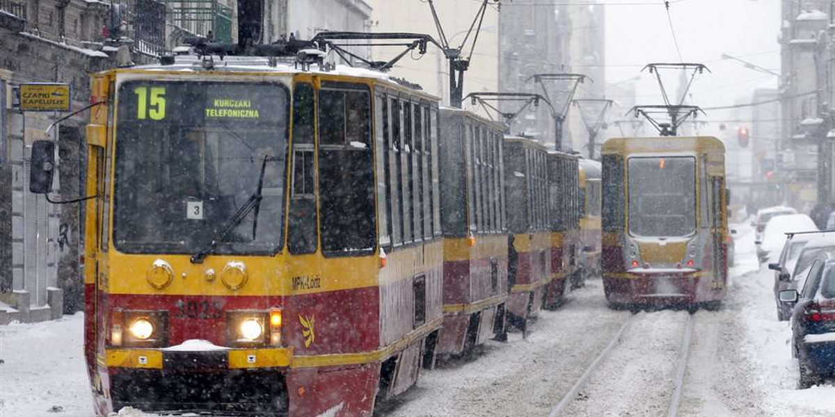 Tramwaje stanęły w śniegu