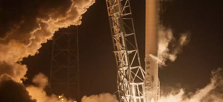 SpaceX wystrzeliło kapsułę Dragon z zaopatrzeniem dla ISS. Falcon 9 wylądował na statku