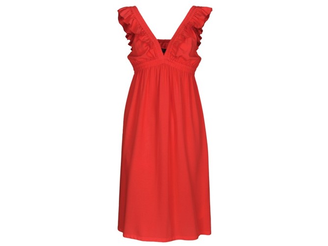 Kobiecości nigdy dość - modne sukienki na lato 2011 z kolekcji Top Secret