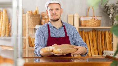 czy piekarnie będą otwarte w wigilię 2025? gdzie kupić pieczywo 24 grudnia? czy wigilia 24.12 jest pracująca