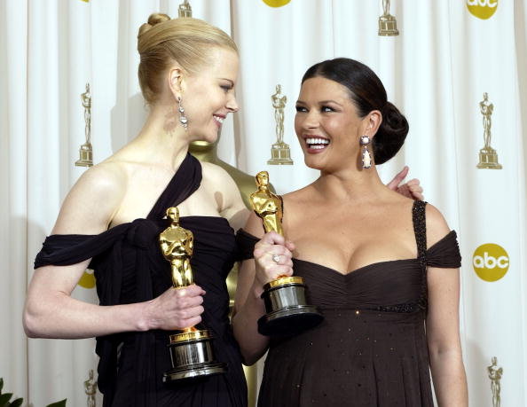 Nicole Kidman i Catherine Zeta-Jones z Oscarami