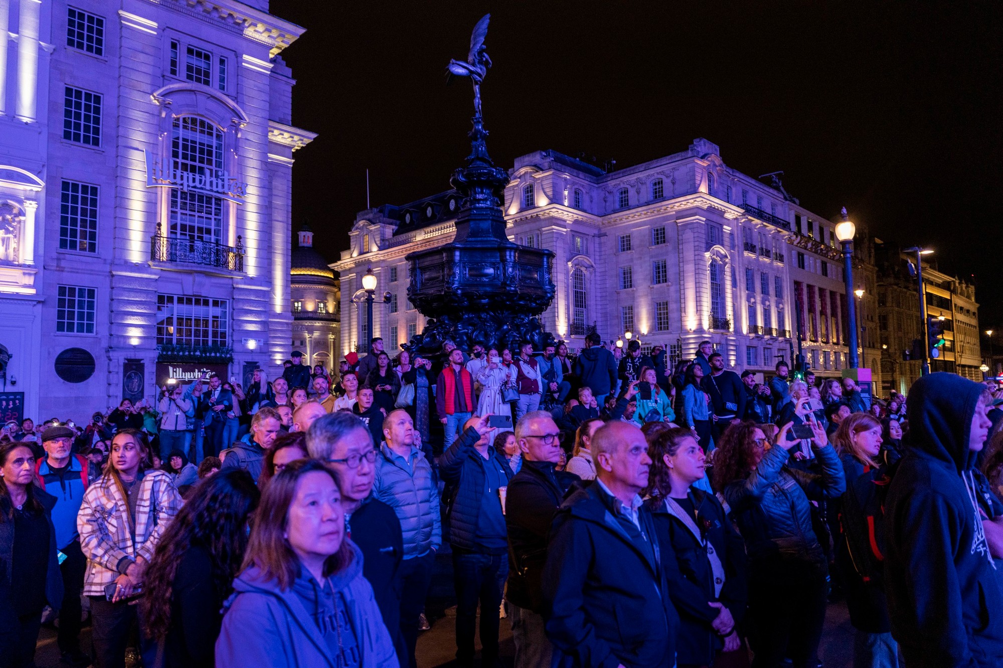 Británia si v nedeľu 18. septembra minútou ticha pripomenula zosnulú kráľovnú Alžbetu II.