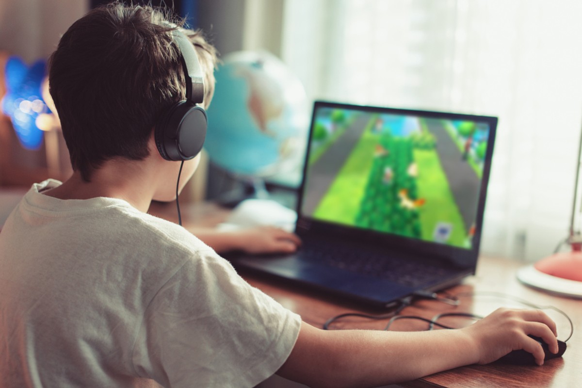 Jeżeli władza chce dać dzieciom laptopy, to najpierw powinna wyedukować je medialnie [WYWIAD]