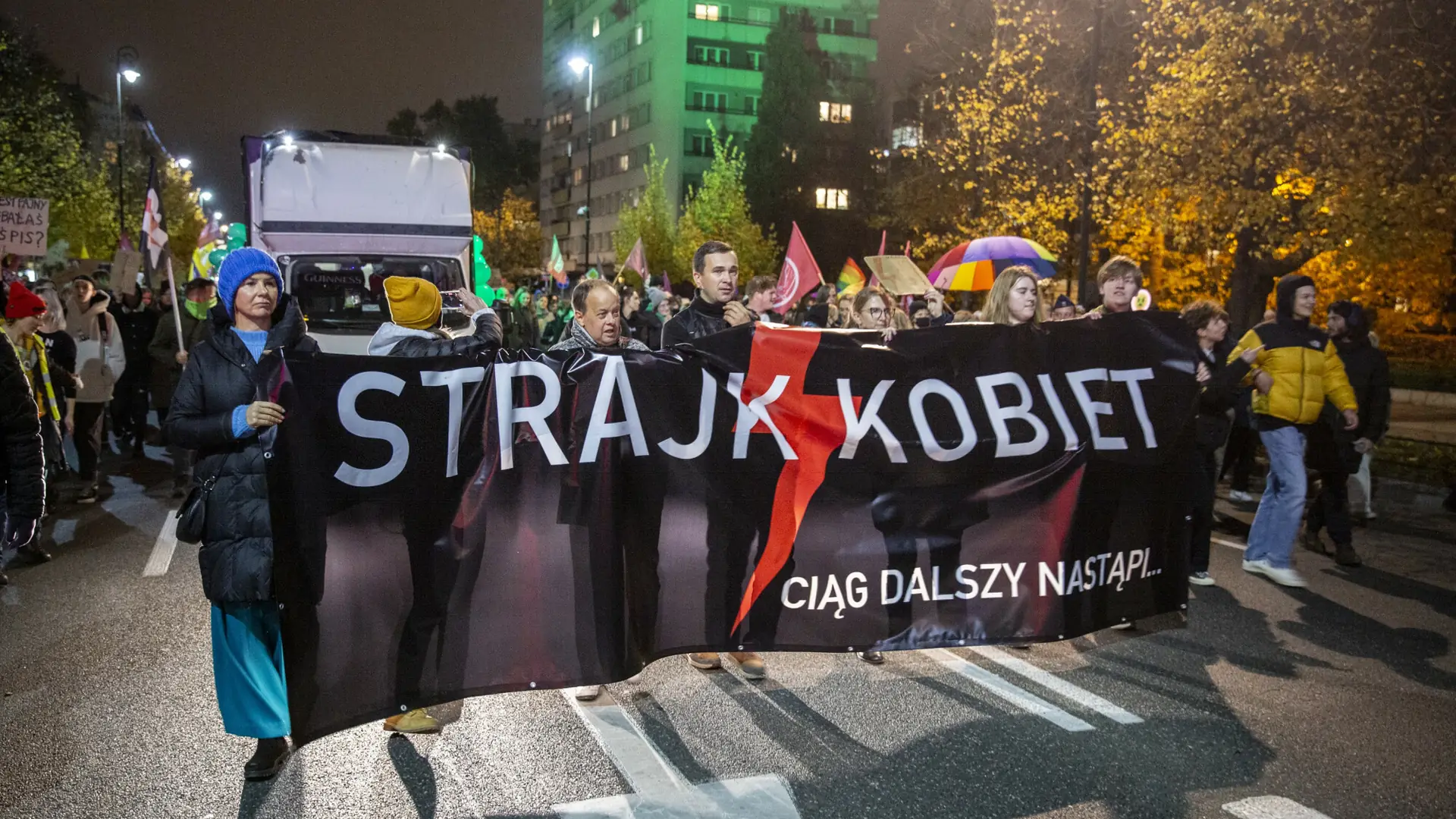 Polacy a aborcja. Przeciwnicy (głównie mężczyźni) są coraz bardziej radykalni