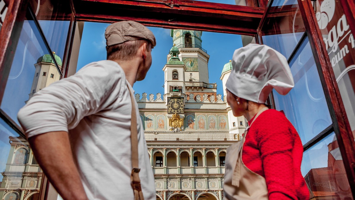 Widok na poznańskie koziołki z Rogalowego Muzeum Poznania