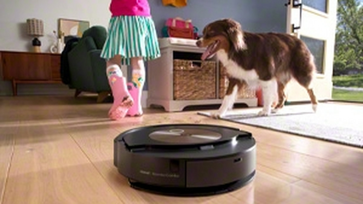 Jeśli do tej pory sądziliście, że Roomba całkowicie wyręcza człowieka w sprzątaniu podłóg, to teraz radzimy mocno trzymać się krzeseł — iRobot ogłosił swój nowy HIT, który jest jeszcze bardziej inteligentny i bezobsługowy!