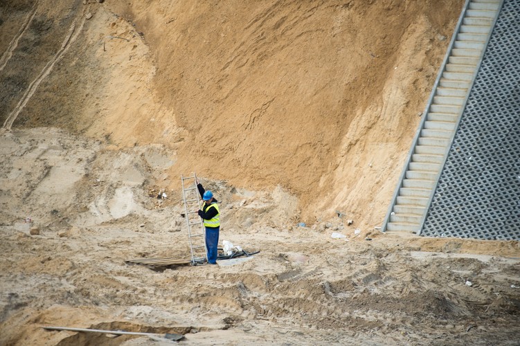 Na zdjęciu: Budowa autostrady A1 na odcinku Stryków-Tuszyn - Węzeł Tuszyn. <br><br>fot. (mr) PAP/Grzegorz Michałowski