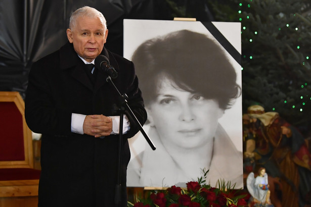 Jarosław Kaczyński podczas mszy w Starachowicach