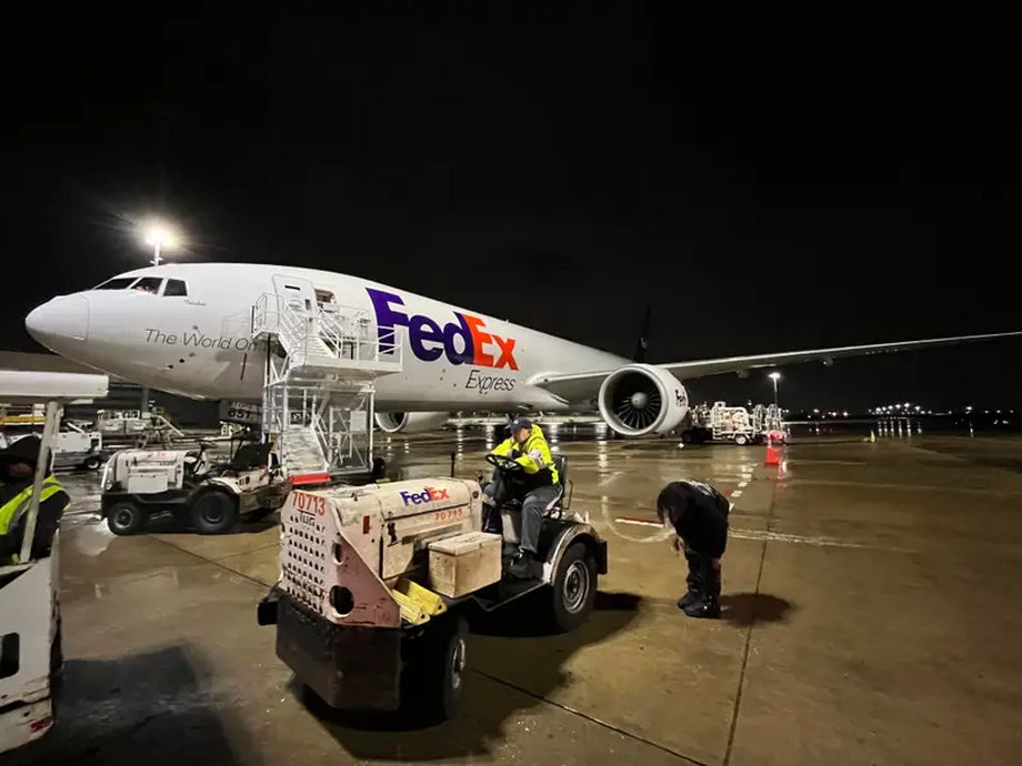 Samolot FedEx, na pokładzie którego Teri Eidson i Nicole McCallister odbyły swój niezwykły rejs.