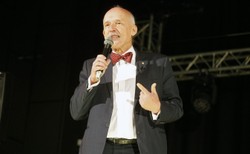 Korwin-Mikke o PiS: Oni doskonale wiedzą, że za rok-dwa powędrują do kryminału