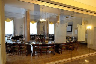 Za ciasny kostium sporu. Rzecz o podręczniku do Historii i Teraźniejszości