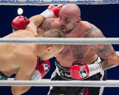 Adamek wygrał przed czasem. Saleta nie wyszedł do ringu po piątej rundzie