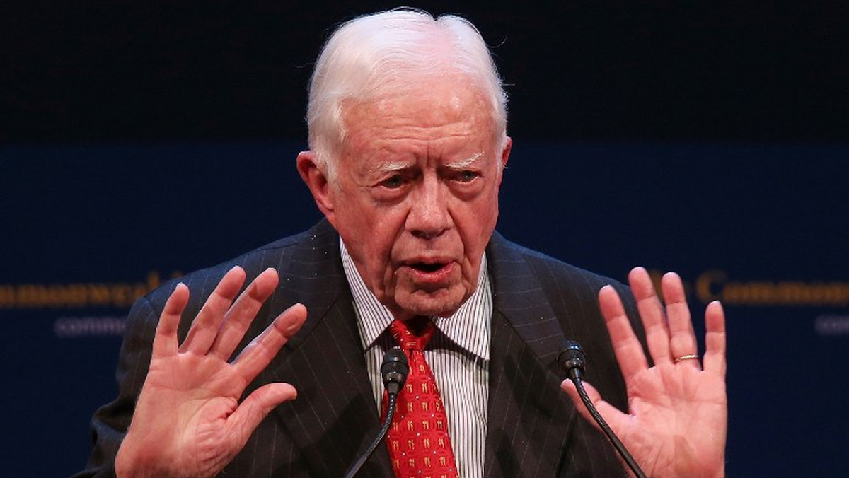 Były prezydent USA Jimmy Carter sądzi, że skandal szpiegowski NSA spowodował "zawieszenie" amerykańskiej demokracji.
