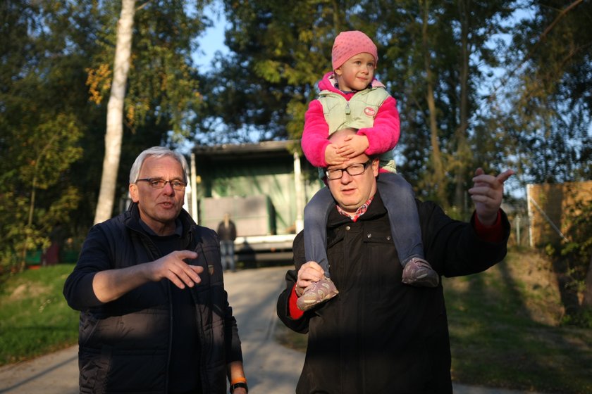 Samorządowcy lansują się na budowach