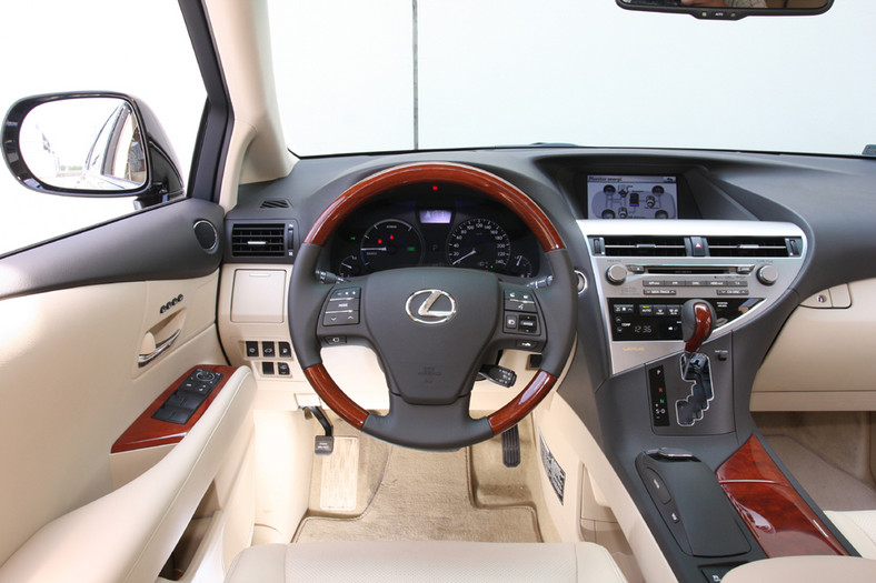 Lexus RX 450h: Hybrydowa salonka z Japonii