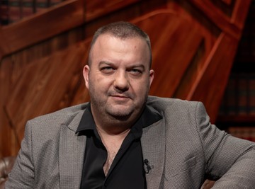 "NAMEĆU LAŽNU SLIKU USPEHA!" Borko Radivojević bez ustručavanja o estradi: "Slava ih mnogo promeni" 