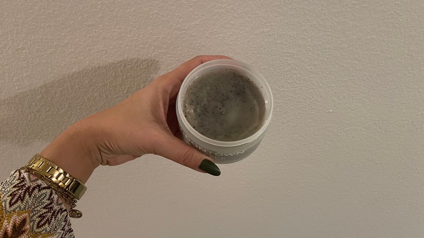 Die verfeinernden Zuckerkristallen in Kombination mit pflegenden Pflanzenölen sorgen für ein Spa-Feeling zu Hause. 