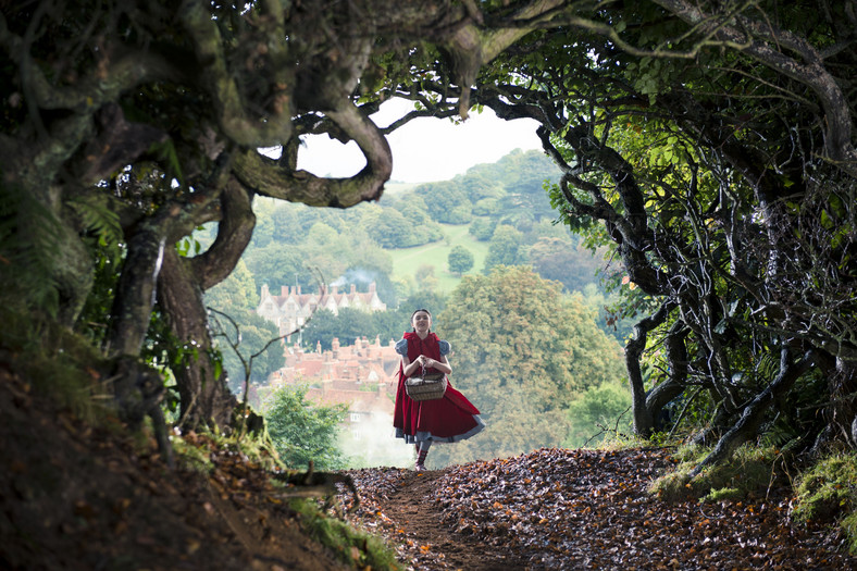 Lilla Crawford w filmie "Tajemnice lasu" (2014)