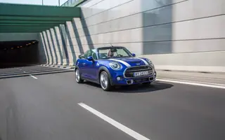 MINI Cooper S Cabrio - potrafi być całkiem wygodne w trasie