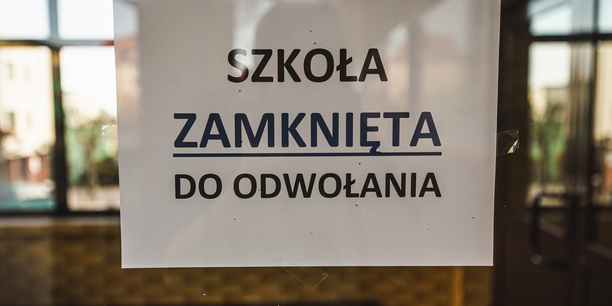 MEN informuje, że szkoły pozostaną zamknięte do 7 czerwca. Wcześniej wiceszef tego resortu mówił o 26 czerwca