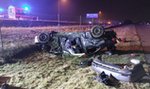 Koszmarny wypadek na autostradzie. Dachowało BMW, nie żyje 18-latka i 20-latek