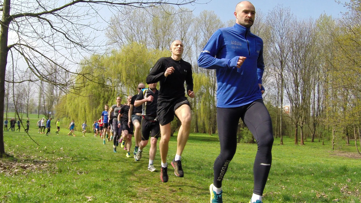 W najbliższą niedzielę, 23 kwietnia zapraszamy na kolejne Śniadanie Biegowe, które będzie jednocześnie ostatnim treningiem przed czekającym nas 16. PZU Cracovia Maraton! Zbiórka jak zawsze o godz. 10.00, ale tym razem na placu przy fontannie w Parku Lotników Polskich.