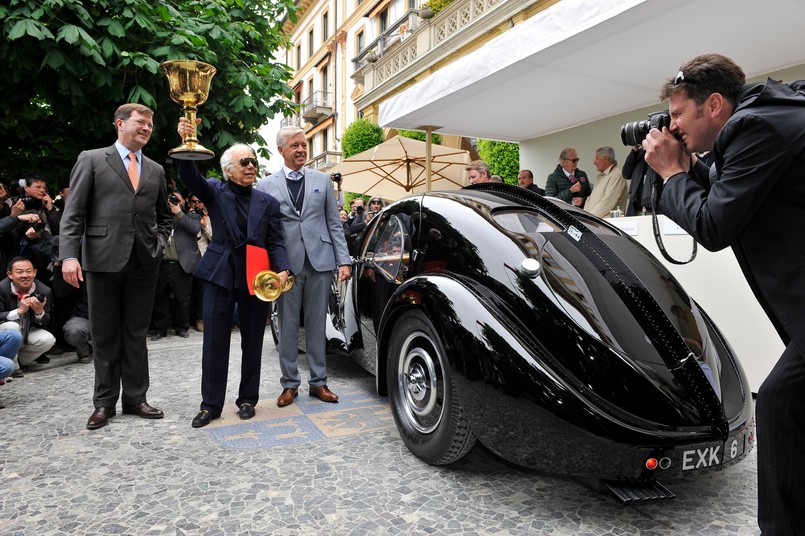 Concorso d’Eleganza Villa d’Este to konkurs organizowany od 1929 r. Na tegorocznej imprezie pojawiło się 50 zabytkowych samochodów i 35 motocykli. Nie zabrakło również aut prototypowych… Wśród aut z dawnych lat z największym uznaniem spotkało się Bugatti 57SC Atlantic z 1938 r., którego właścicielem jest projektant mody Ralph Lauren. Oprócz wyróżnienia "Concorso d'Eleganza Best of Show" przyznanego przez międzynarodowe jury oraz równie cennej nagrody publiczności, Bugatti zdobyło także Złoty Puchar "Coppa d'Oro" przyznany w wyniku głosowania zgromadzonej publiczności oraz laury o nazwie "Trofeo BMW Group" i "Trofeo BMW Group Italia"...